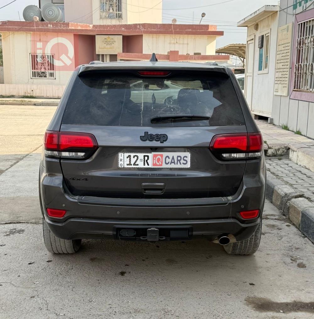 جیپ گراند شیرۆکی